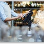 スーパーのレジ待ちで隣のレーンに抜かれるとイラッとする件